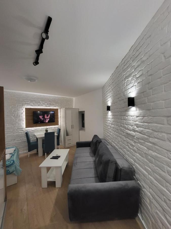 Harmony Suites Sajmiste Экстерьер фото